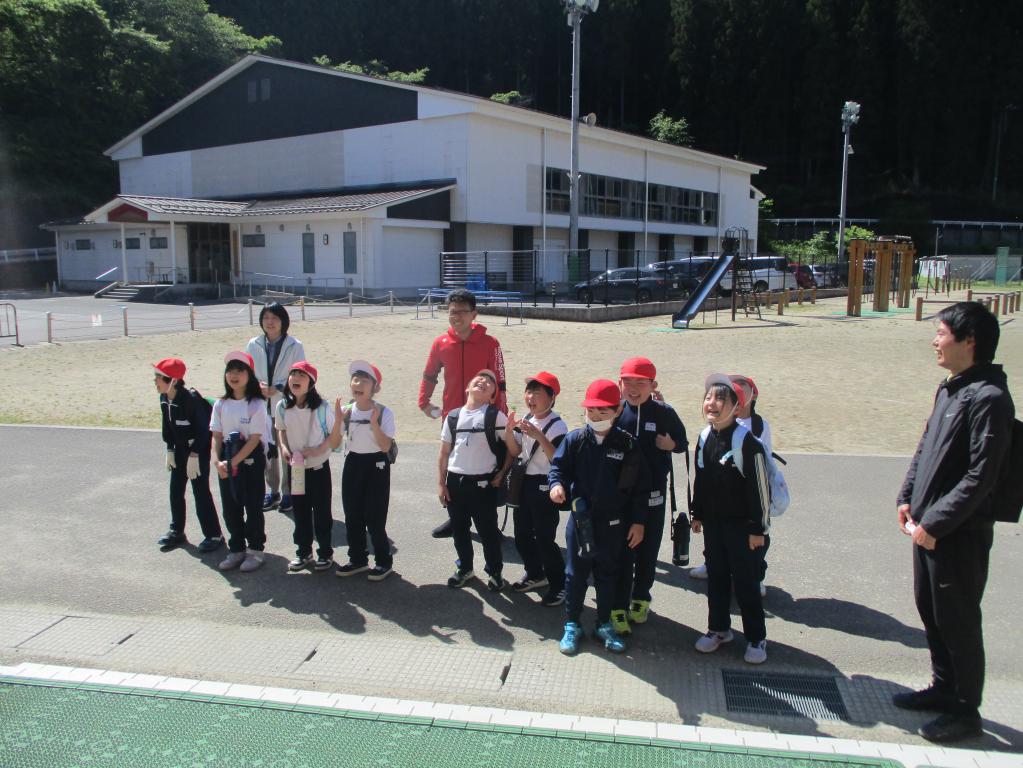 春の遠足（３・４年生）