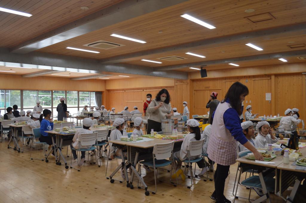 交流給食がありました！