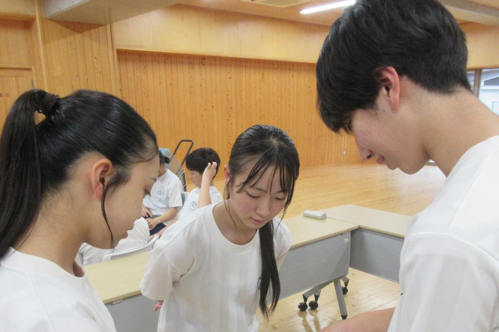 第２回生徒総会に向けて（議案書検討）